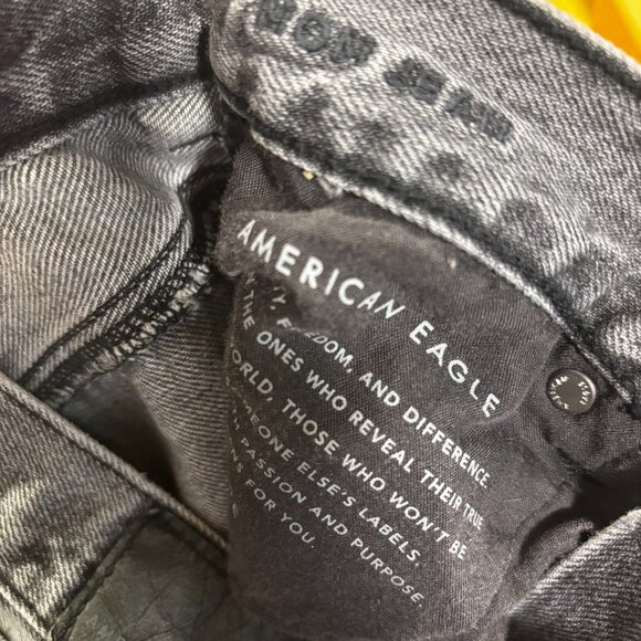American Eagle Mom Jeans Black Dark Wash Distressed Casual Cotton Womens 00 Reg - Picture 7 of 8